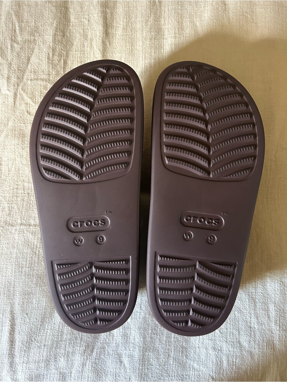 NWOT Crocs Dylan Platform Clogs - Picture 3 of 3